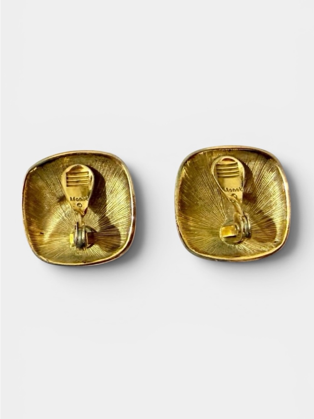 Monet Vintage (1980’s) Enamel and Gold Tone Clip-On Earrings - Picture 3 of 6
